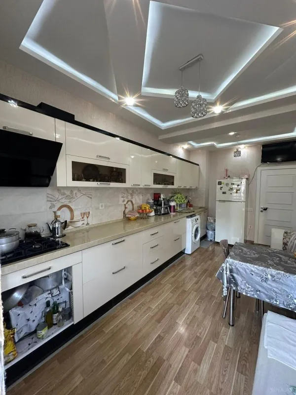 Satılır 3 otaqlı mənzil 107 m²