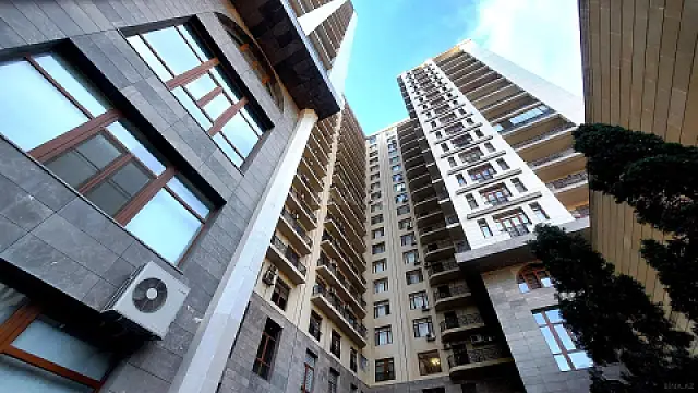 Satılır 4 otaqlı mənzil 196 m² — Bakı, İnşaatçılar 4 otaq 196.00 m²