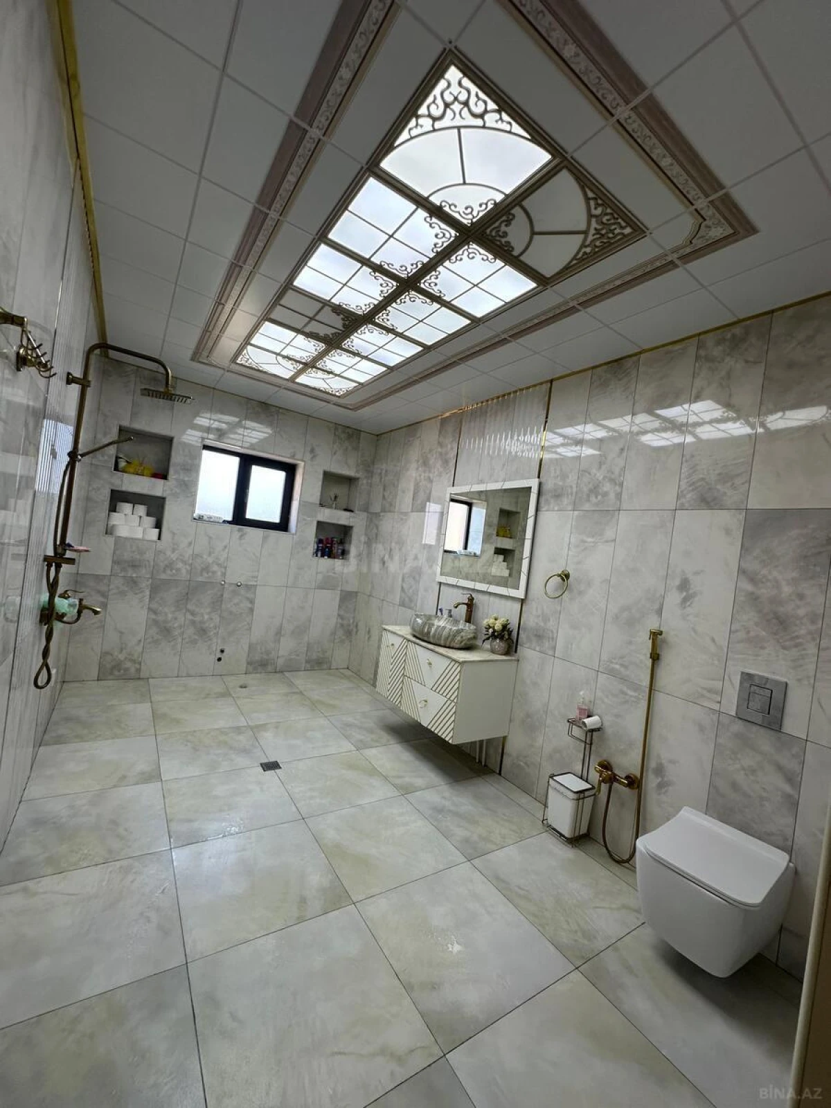 Satılır 6 otaqlı həyət evi 750 m²