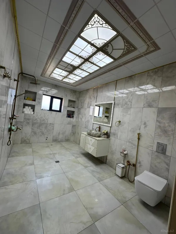 Satılır 6 otaqlı həyət evi 750 m²