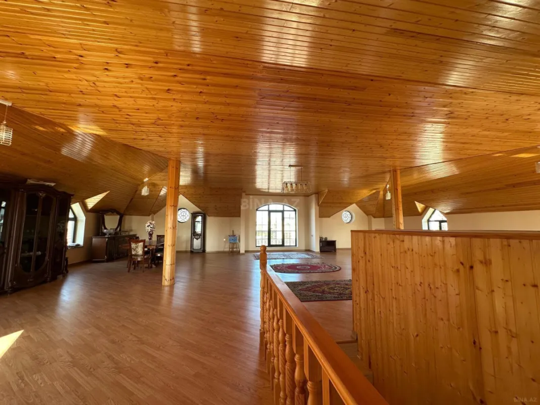 Satılır 6 otaqlı həyət evi 750 m²