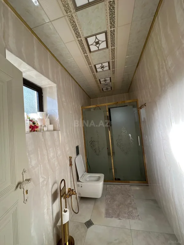 Satılır 6 otaqlı həyət evi 750 m²