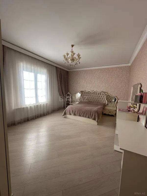 Satılır 6 otaqlı həyət evi 750 m²