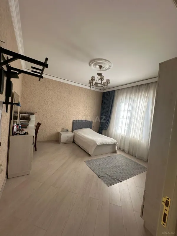 Satılır 6 otaqlı həyət evi 750 m²