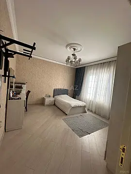 Satılır 6 otaqlı həyət evi 750 m²