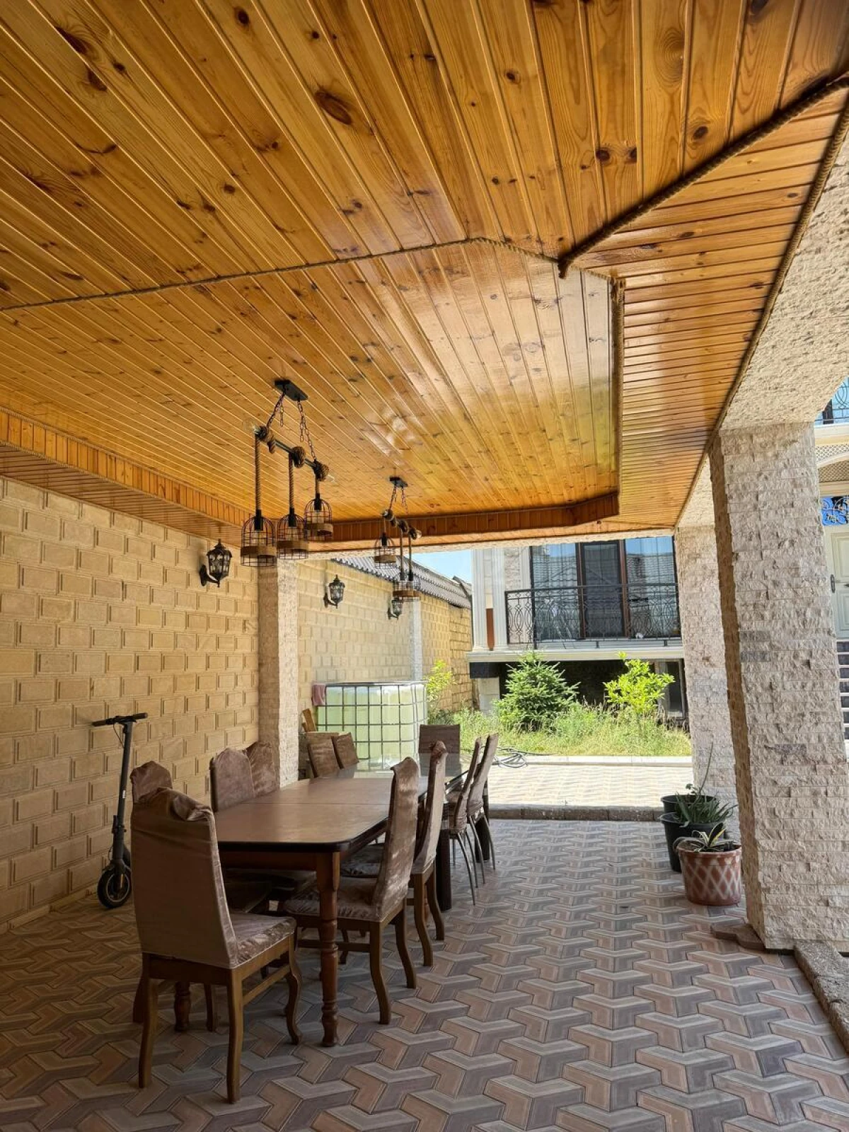 Satılır 6 otaqlı həyət evi 750 m²