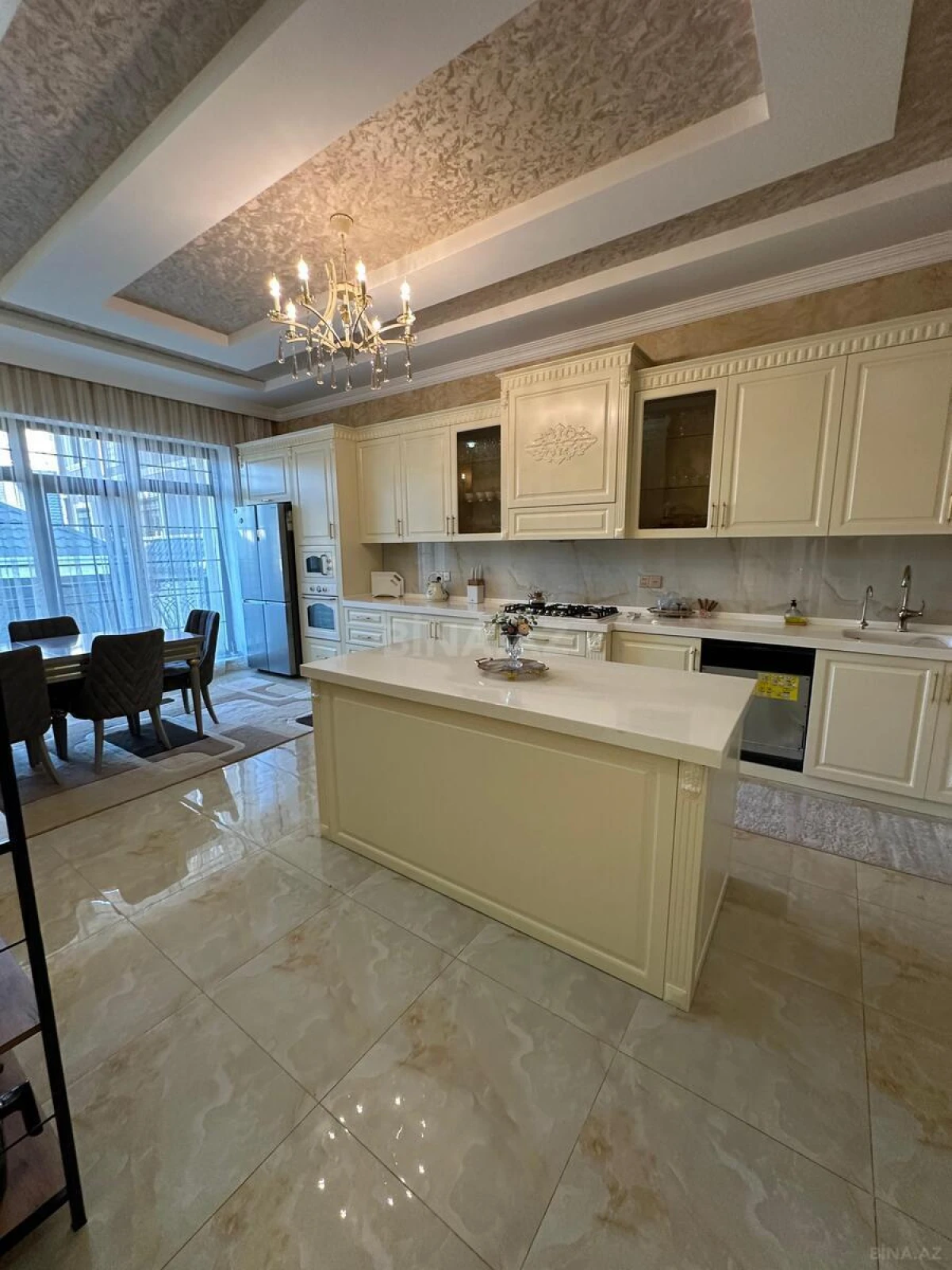 Satılır 6 otaqlı həyət evi 750 m²