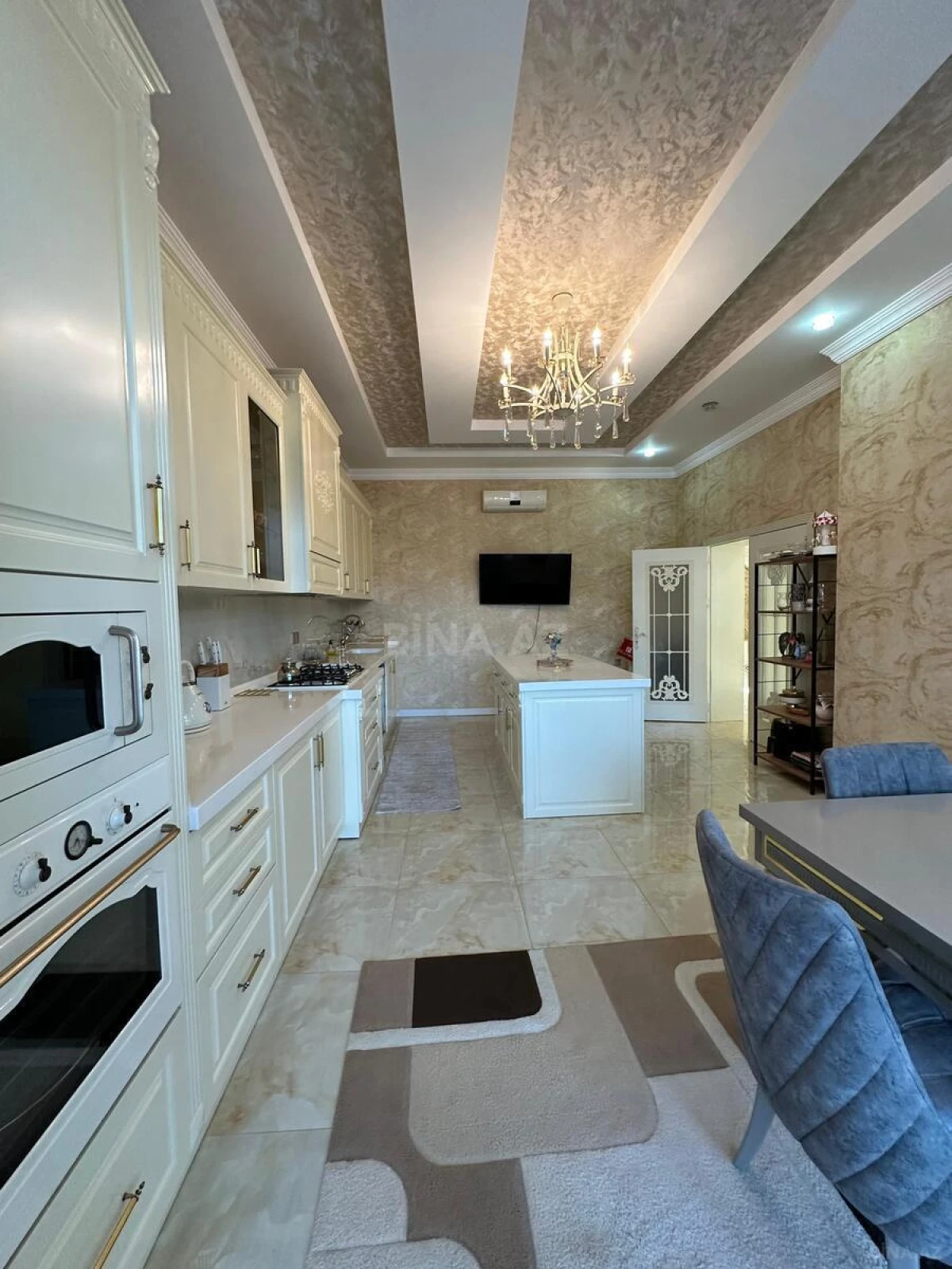 Satılır 6 otaqlı həyət evi 750 m²