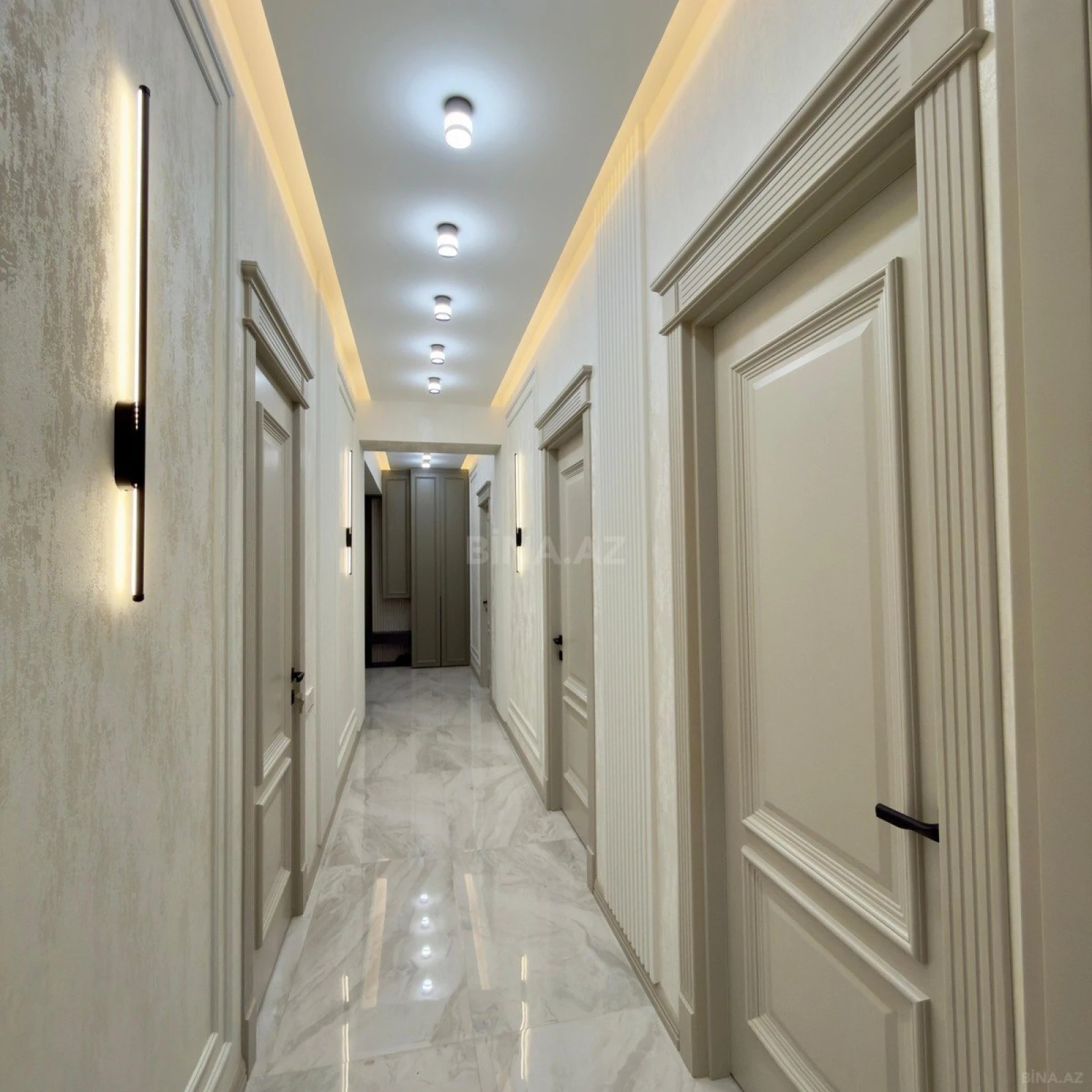 Satılır 3 otaqlı mənzil 140 m²