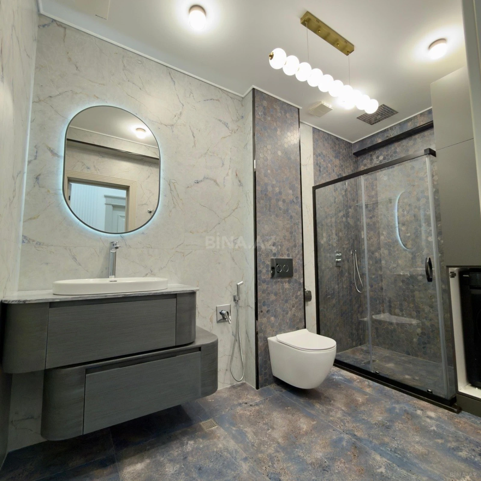 Satılır 3 otaqlı mənzil 140 m²