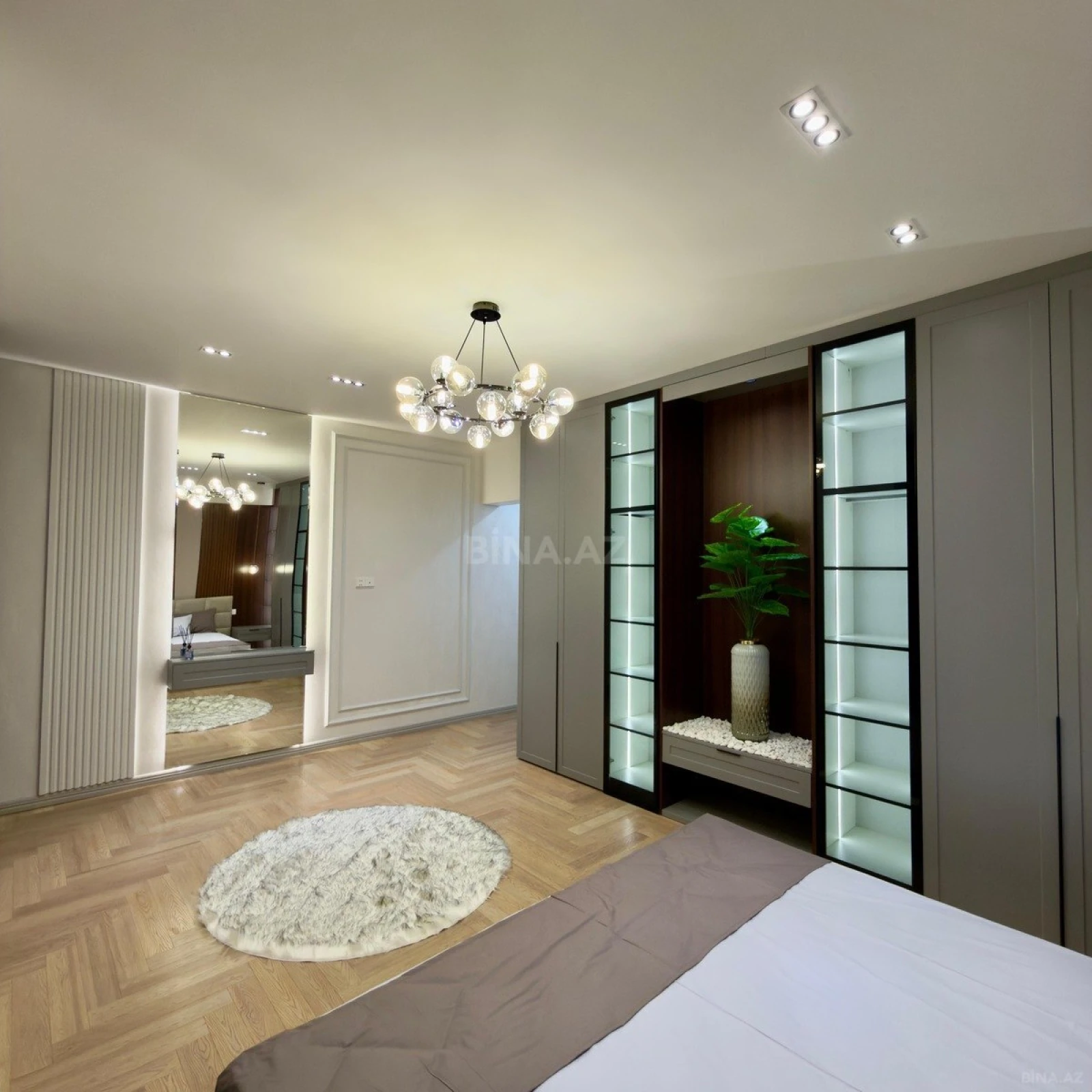 Satılır 3 otaqlı mənzil 140 m²