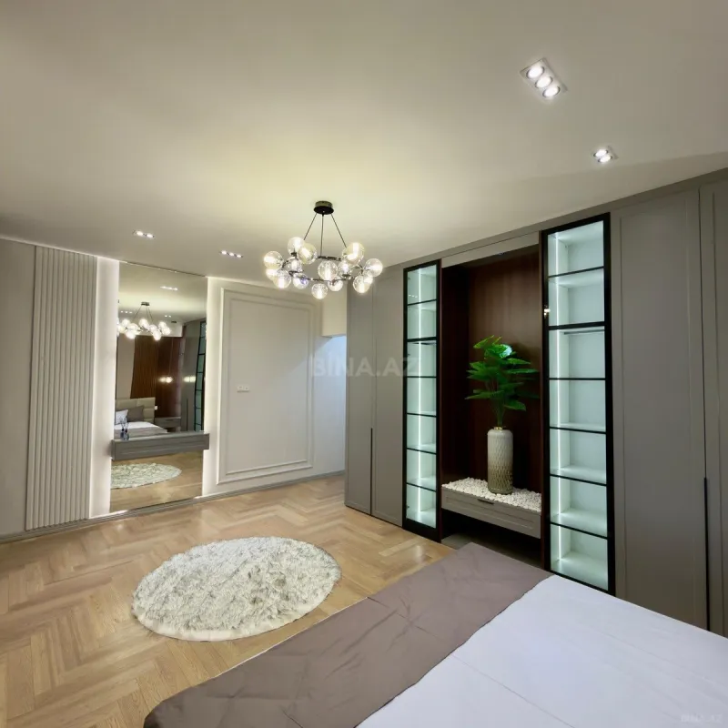 Satılır 3 otaqlı mənzil 140 m²