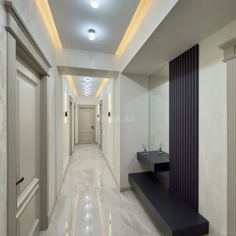 Satılır 3 otaqlı mənzil 140 m²