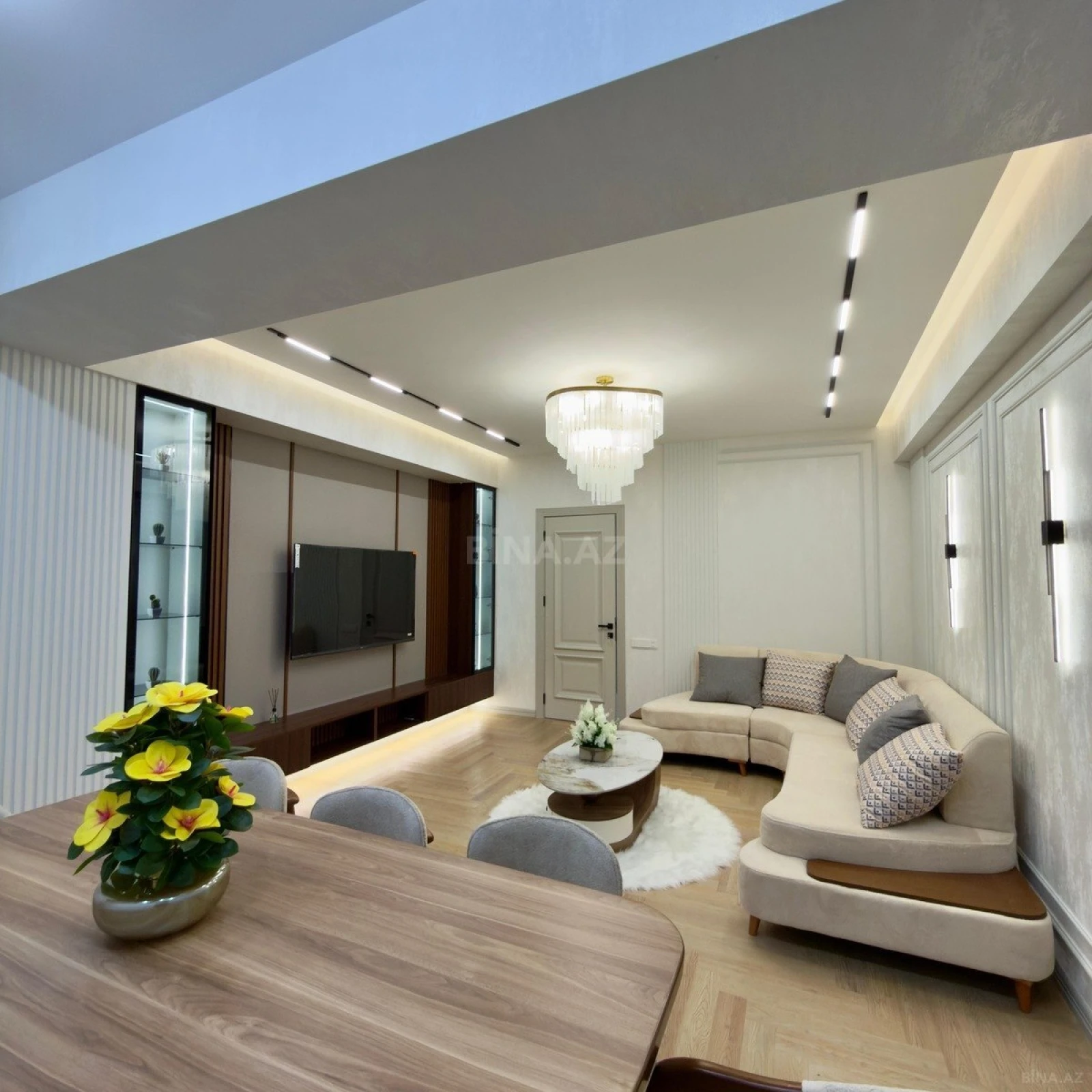 Satılır 3 otaqlı mənzil 140 m²
