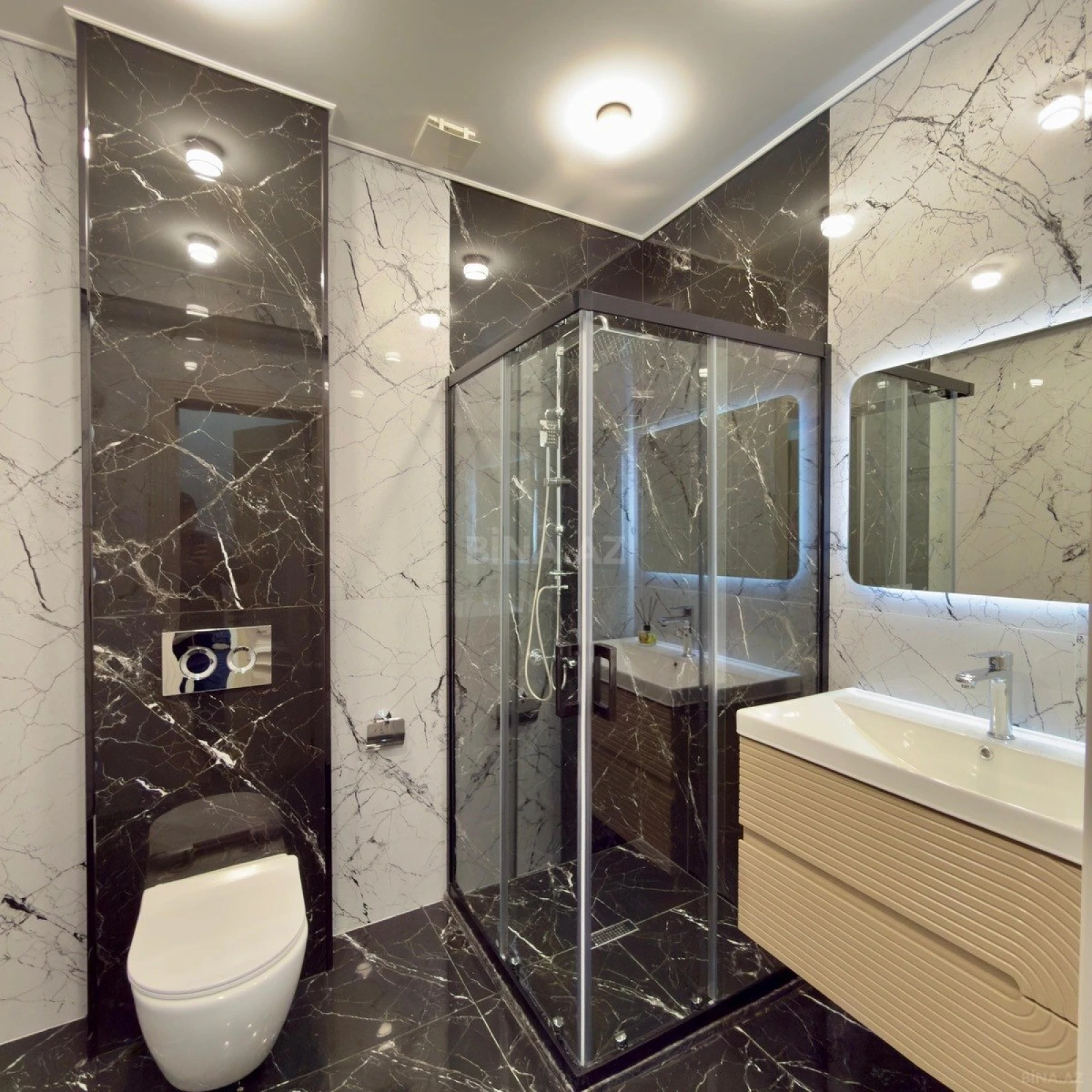 Satılır 3 otaqlı mənzil 140 m²