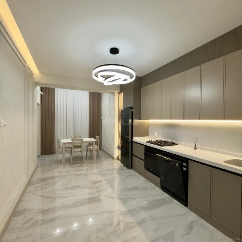 Satılır 3 otaqlı mənzil 140 m²