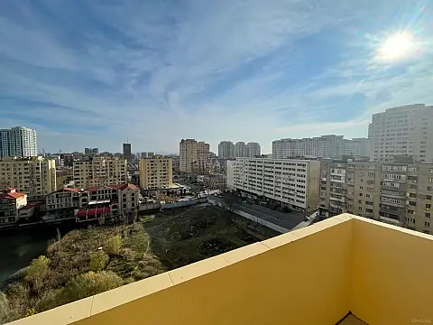 Satılır 3 otaqlı mənzil 120 m²