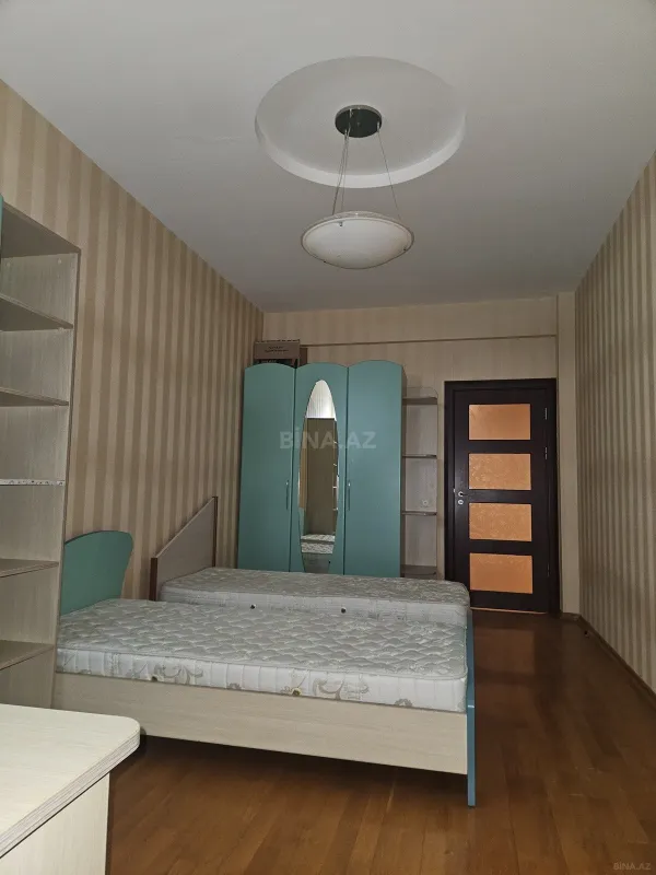 Satılır 4 otaqlı mənzil 209 m²