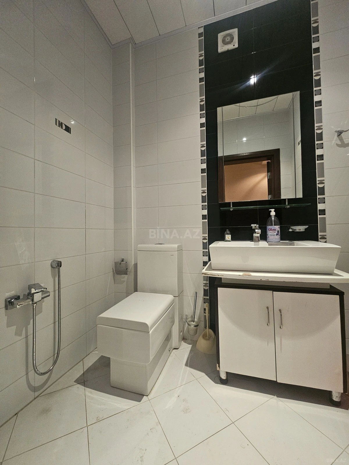 Satılır 4 otaqlı mənzil 209 m²