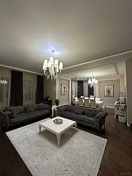 Satılır 4 otaqlı mənzil 200 m²