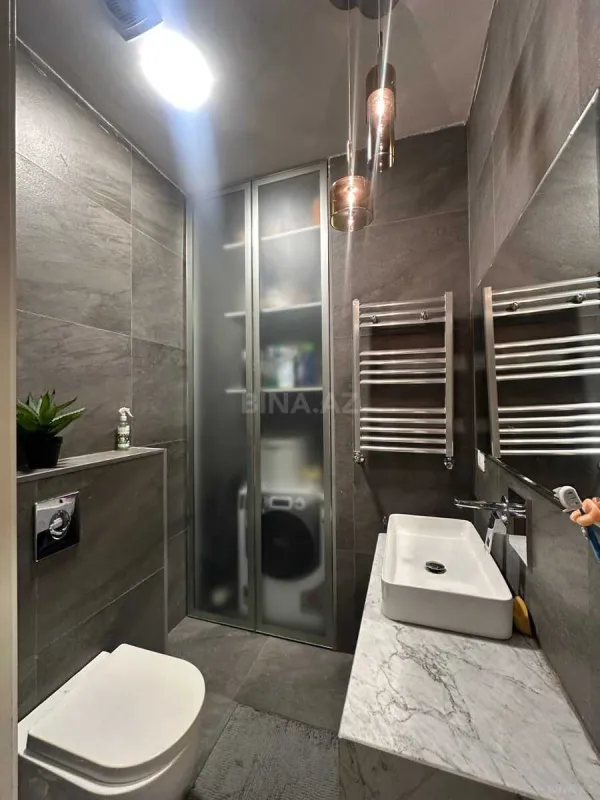 Satılır 4 otaqlı mənzil 200 m²