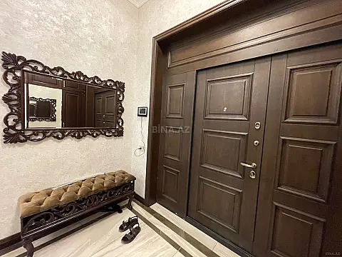 Satılır 7 otaqlı həyət evi 550 m²