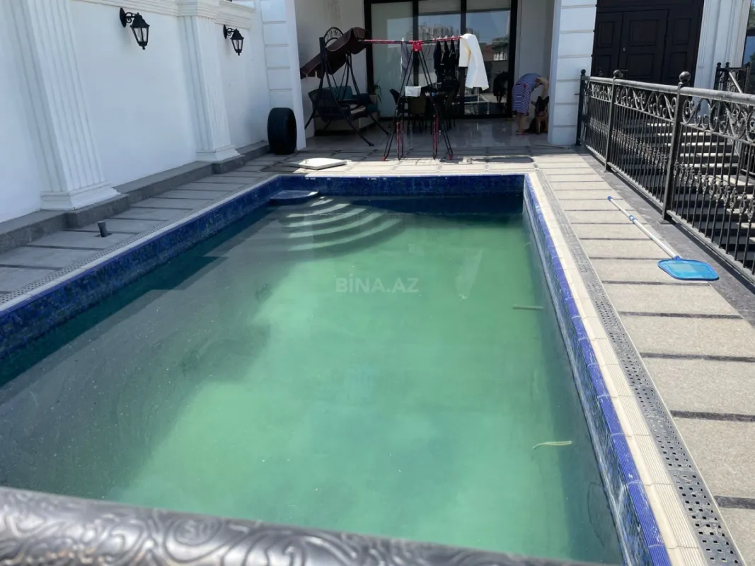 Satılır 7 otaqlı həyət evi 550 m²