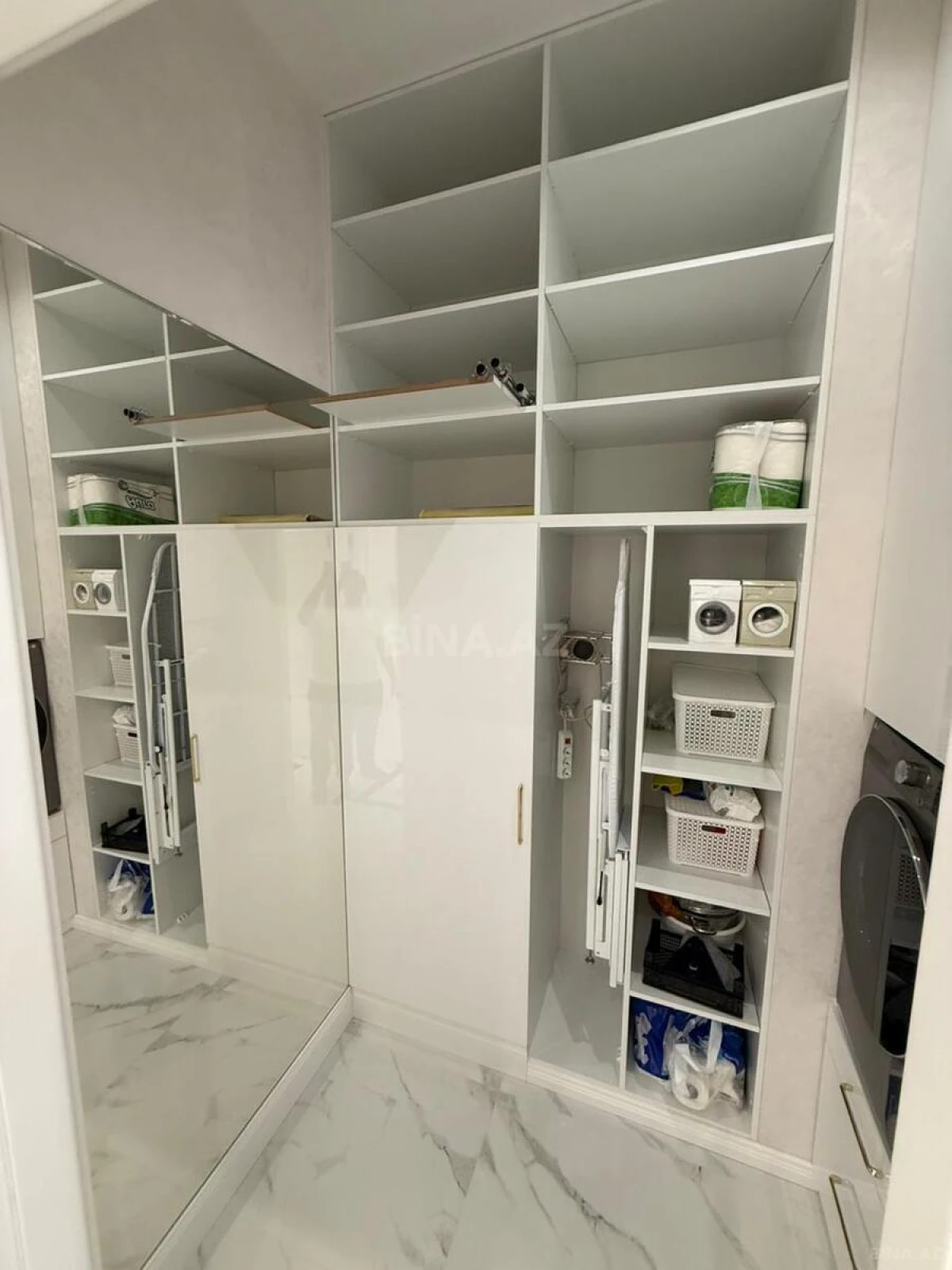 Satılır 4 otaqlı mənzil 185 m²