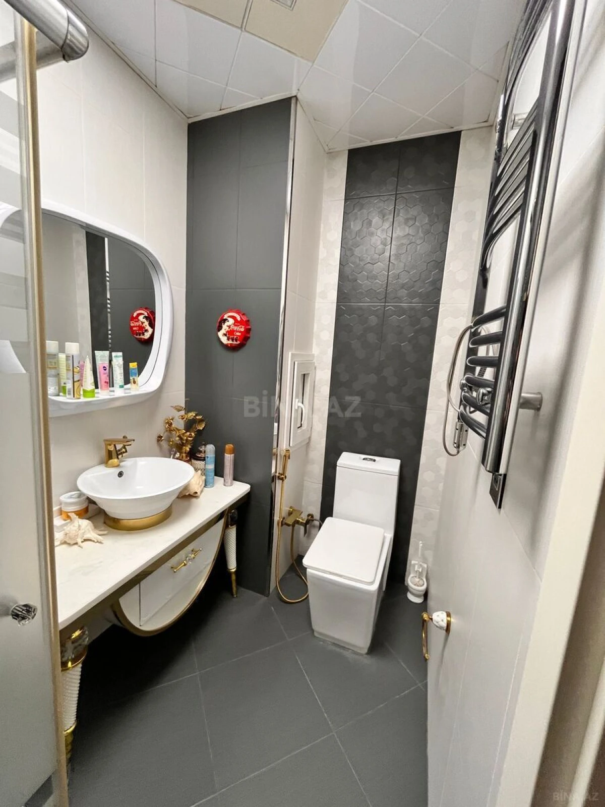 Satılır 4 otaqlı mənzil 203 m²