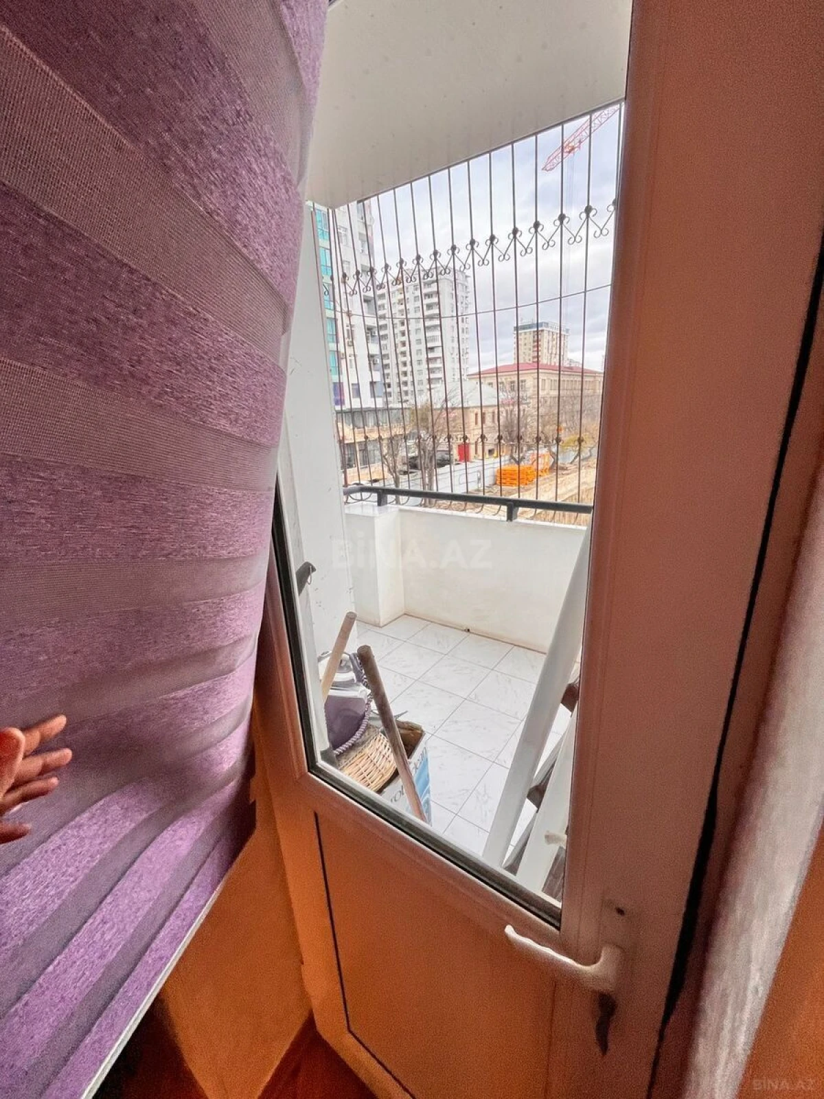 Satılır 4 otaqlı mənzil 203 m²