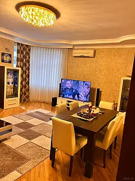 Satılır 4 otaqlı mənzil 203 m²