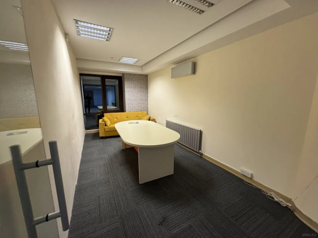 Kirayə verilir 3 otaqlı ofis 110 m²