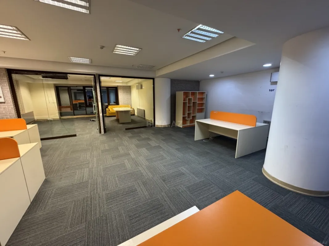 Kirayə verilir 3 otaqlı ofis 110 m²