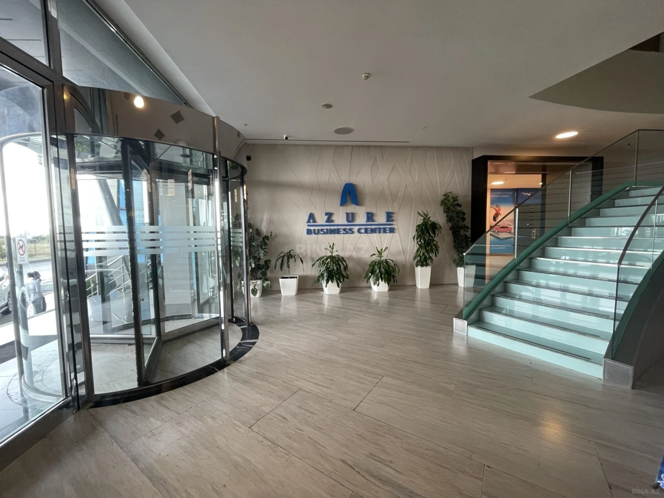 Kirayə verilir 3 otaqlı ofis 110 m²