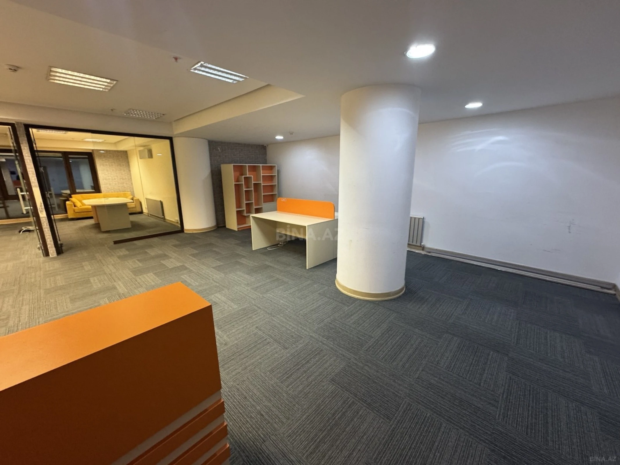 Kirayə verilir 3 otaqlı ofis 110 m²