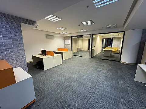 Kirayə verilir 3 otaqlı ofis 110 m²