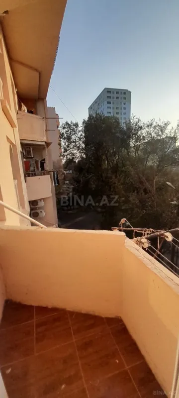 Satılır 4 otaqlı mənzil 100 m²