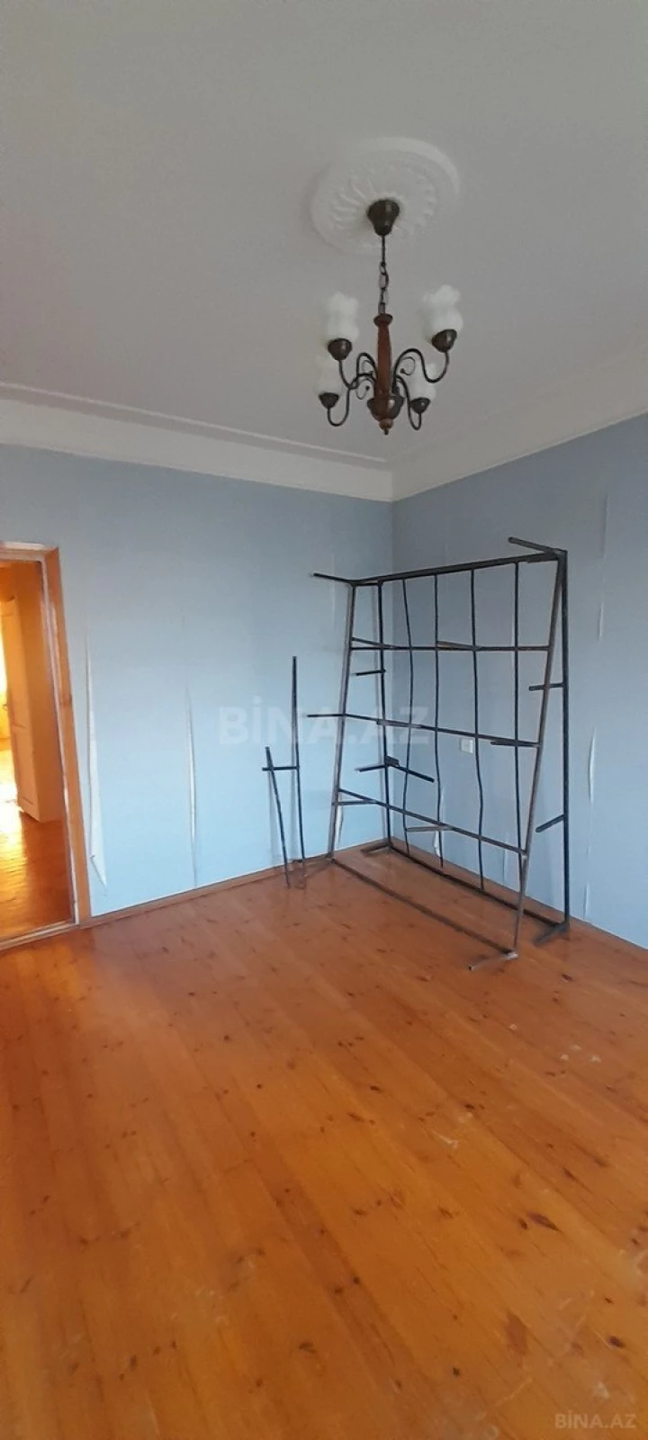 Satılır 4 otaqlı mənzil 100 m²