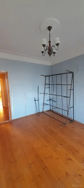 Satılır 4 otaqlı mənzil 100 m²