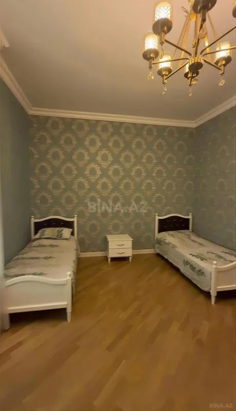 Satılır 7 otaqlı həyət evi 700 m²
