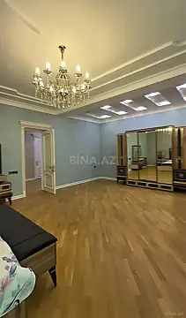 Satılır 7 otaqlı həyət evi 700 m²