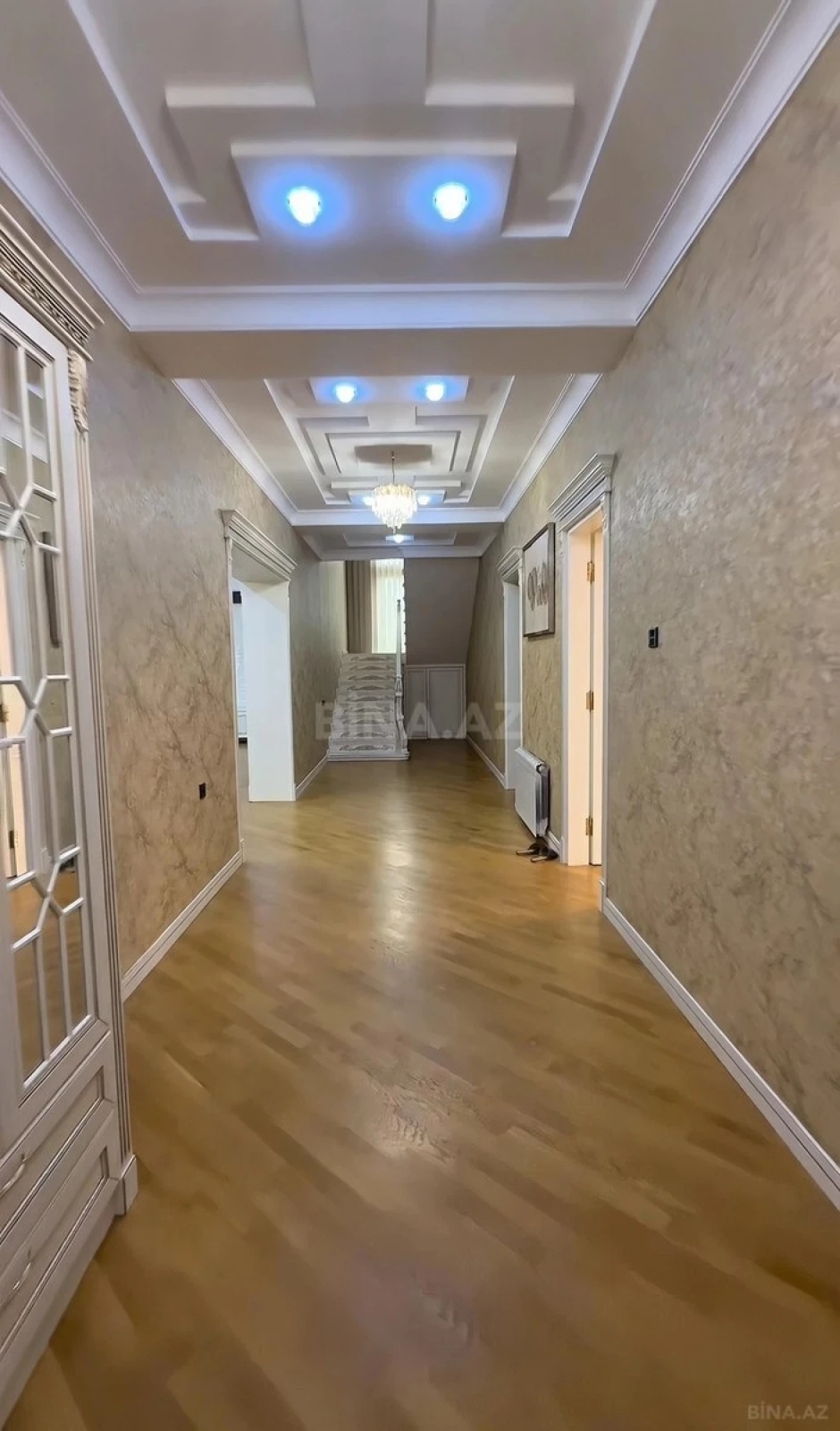 Satılır 7 otaqlı həyət evi 700 m²