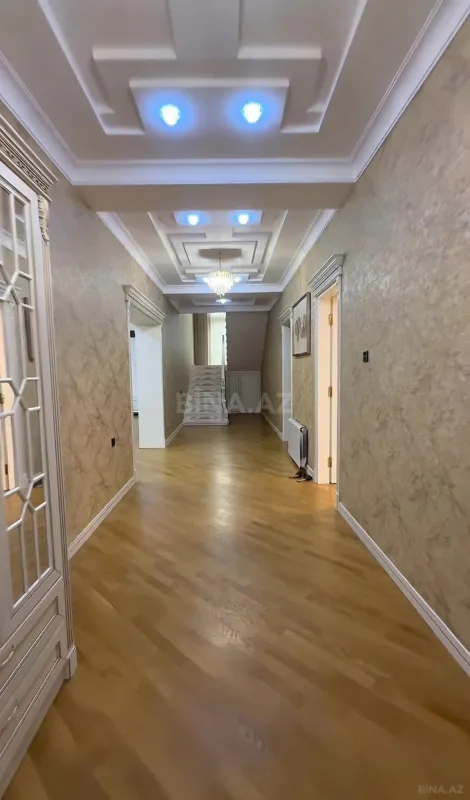 Satılır 7 otaqlı həyət evi 700 m²