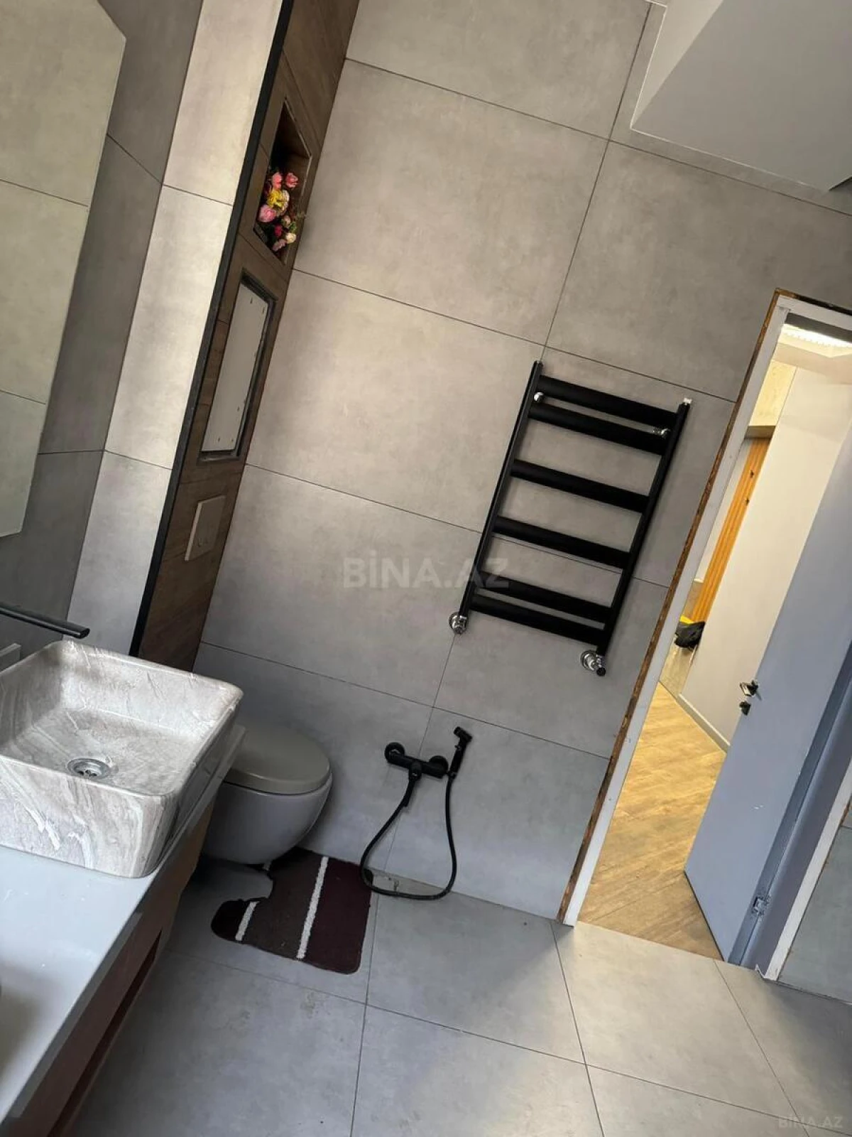 Kirayə verilir 4 otaqlı mənzil 200 m²