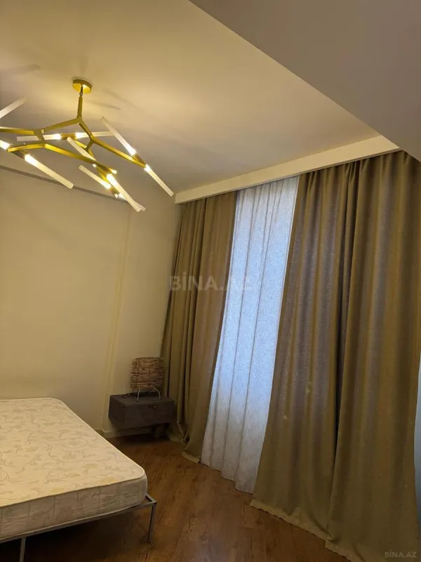 Kirayə verilir 4 otaqlı mənzil 200 m²