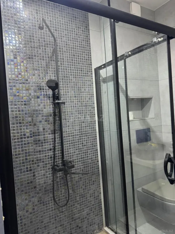 Kirayə verilir 4 otaqlı mənzil 200 m²