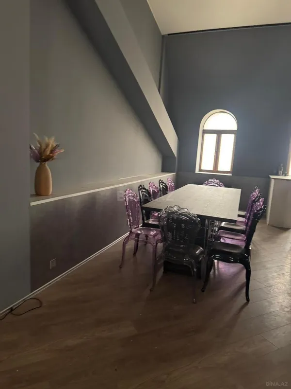 Kirayə verilir 4 otaqlı mənzil 200 m²