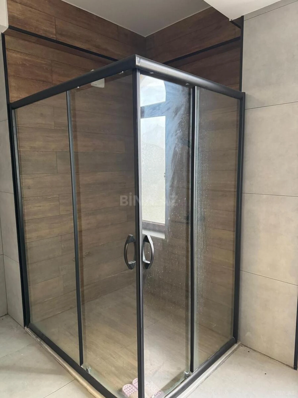 Kirayə verilir 4 otaqlı mənzil 200 m²