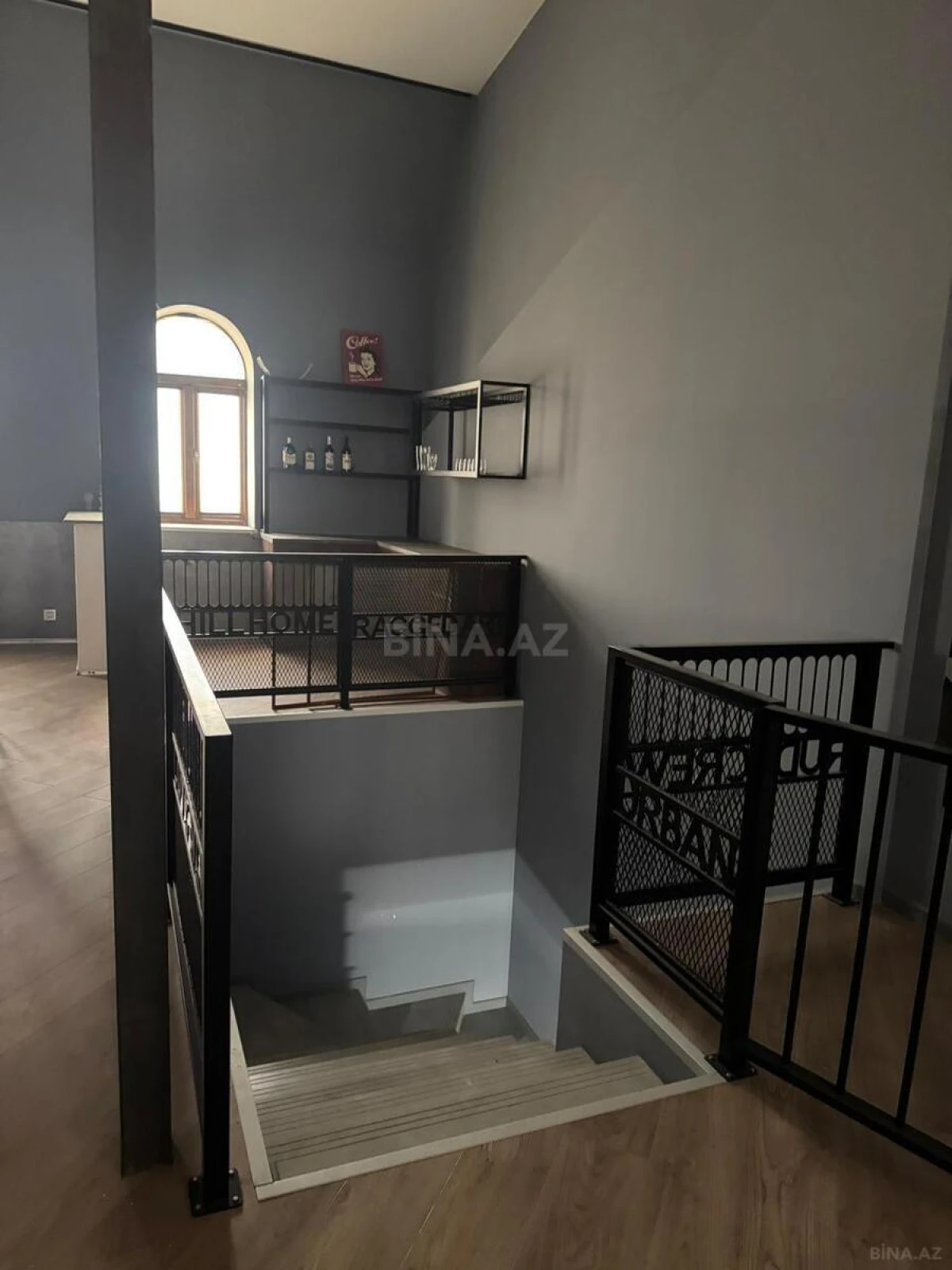 Kirayə verilir 4 otaqlı mənzil 200 m²