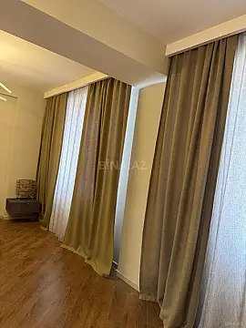 Kirayə verilir 4 otaqlı mənzil 200 m²